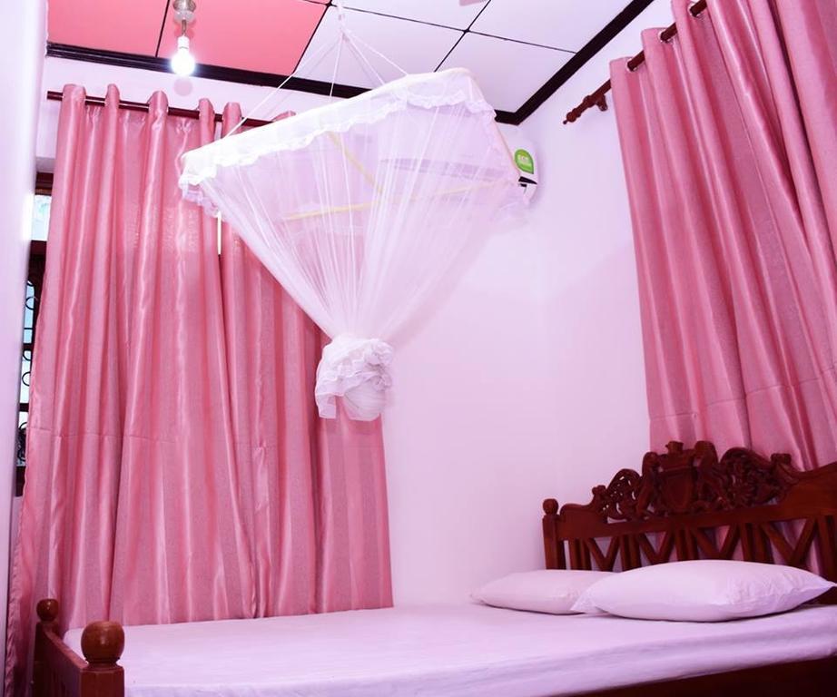 Gold Coast Resort Weligama Exteriör bild